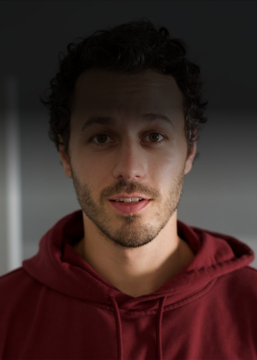 Gabe Bult, Youtuber.
1M+ Followers — creator joining ZORO LIVE at FinCon 2026